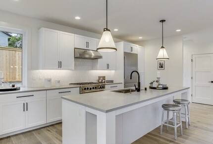 Ballard Breeze Bungalow - Seattle, Washington