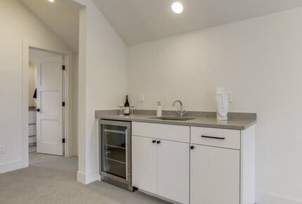 Ballard Breeze Bungalow - Seattle, Washington