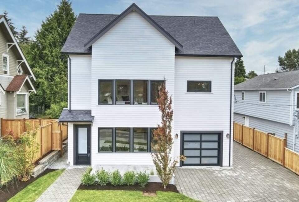 Ballard Breeze Bungalow - Seattle, Washington