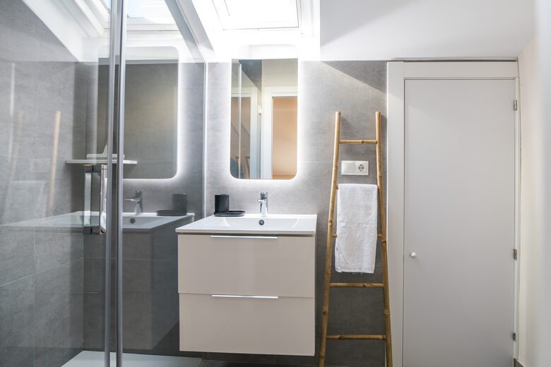 Elegant 2 bedroom penthouse With Terrace - Valencia, Spain