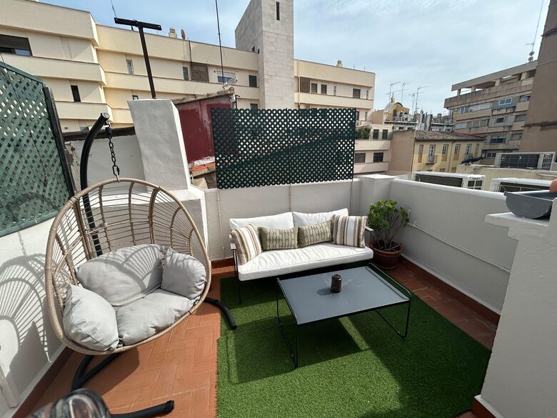 Elegant 2 bedroom penthouse With Terrace - Valencia, Spain