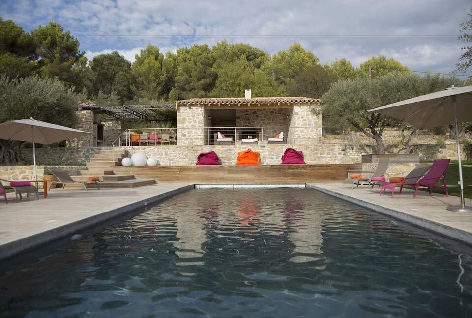A Serene Luxury Villa in the Perfect Provence Location - Le Brûlât, France