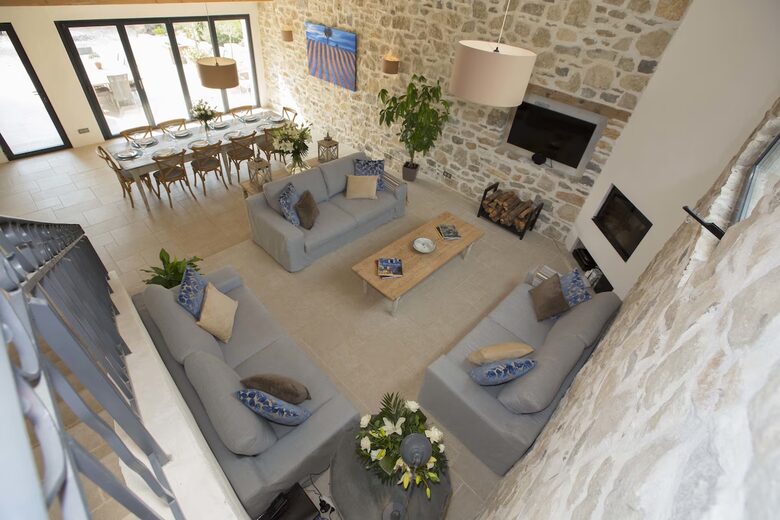 A Serene Luxury Villa in the Perfect Provence Location - Le Brûlât, France