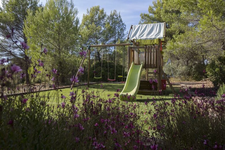 A Serene Luxury Villa in the Perfect Provence Location - Le Brûlât, France