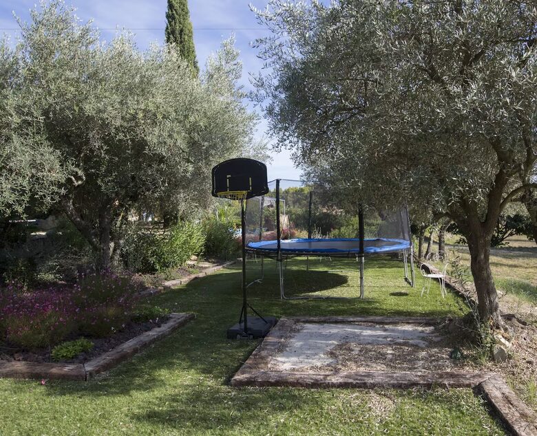 A Serene Luxury Villa in the Perfect Provence Location - Le Brûlât, France