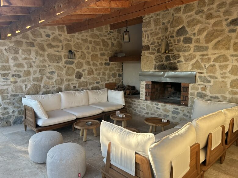 A Serene Luxury Villa in the Perfect Provence Location - Le Brûlât, France