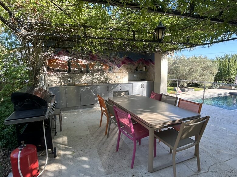 A Serene Luxury Villa in the Perfect Provence Location - Le Brûlât, France