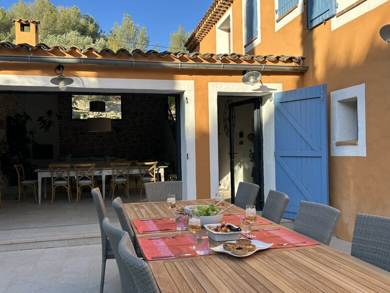 A Serene Luxury Villa in the Perfect Provence Location - Le Brûlât, France