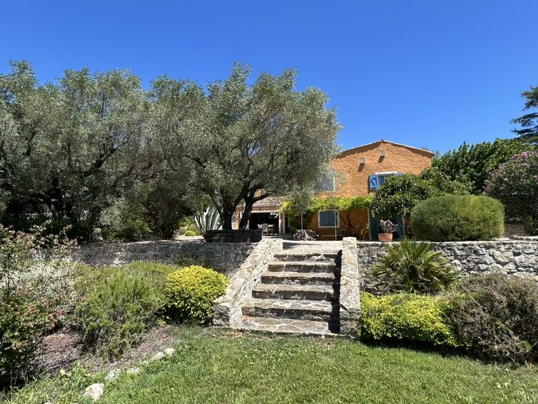 A Serene Luxury Villa in the Perfect Provence Location - Le Brûlât, France