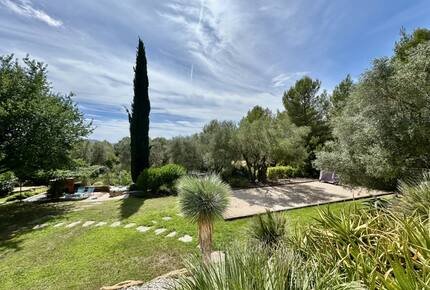 A Serene Luxury Villa in the Perfect Provence Location - Le Brûlât, France