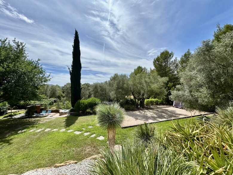 A Serene Luxury Villa in the Perfect Provence Location - Le Brûlât, France
