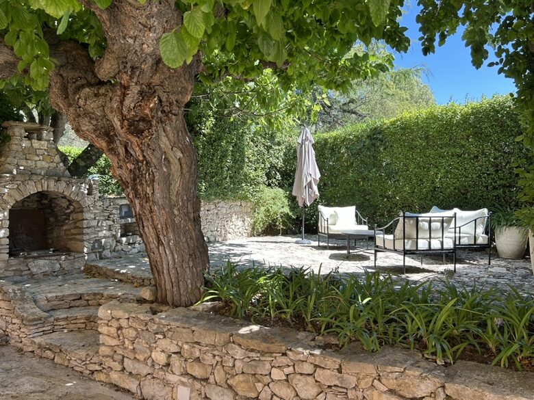 A Serene Luxury Villa in the Perfect Provence Location - Le Brûlât, France