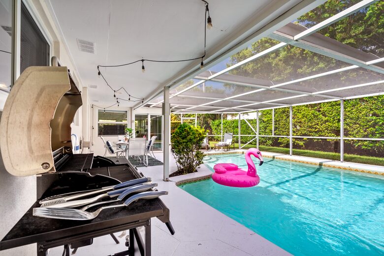 Heated Pool Oasis Near Ocean Reef Beach - Riviera Beach, Florida