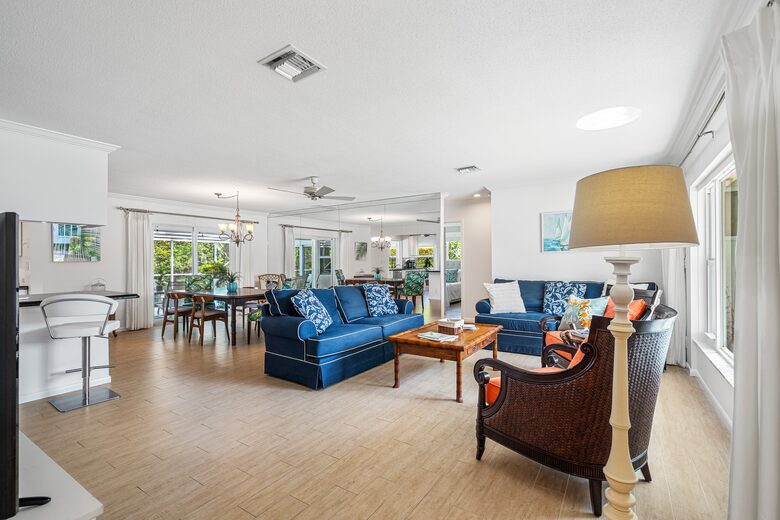 Heated Pool Oasis Near Ocean Reef Beach - Riviera Beach, Florida