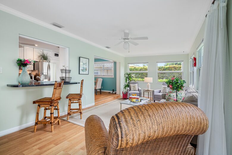 Heated Pool Oasis Near Ocean Reef Beach - Riviera Beach, Florida