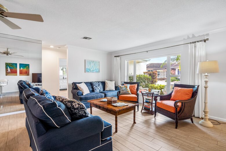 Heated Pool Oasis Near Ocean Reef Beach - Riviera Beach, Florida