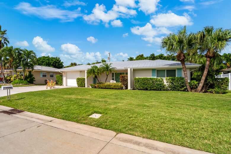 Heated Pool Oasis Near Ocean Reef Beach - Riviera Beach, Florida