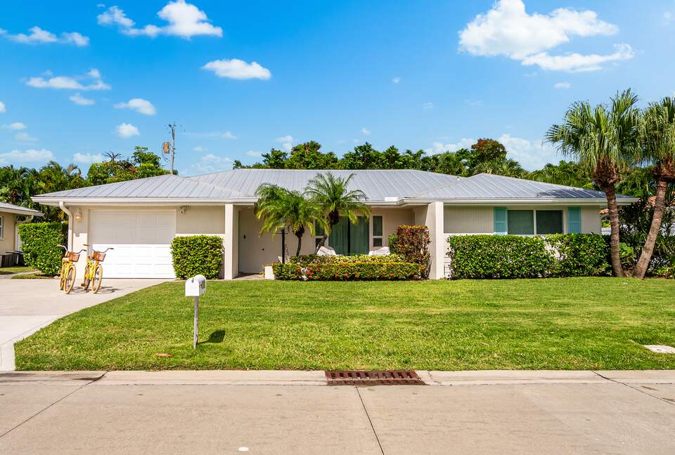 Heated Pool Oasis Near Ocean Reef Beach - Riviera Beach, Florida