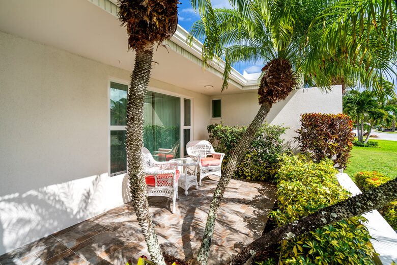 Heated Pool Oasis Near Ocean Reef Beach - Riviera Beach, Florida