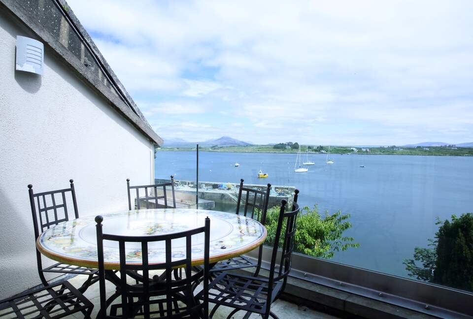 The Harbour House - Roundstone, Ireland