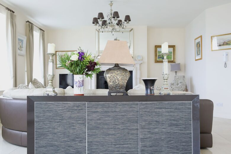 The Harbour House - Roundstone, Ireland