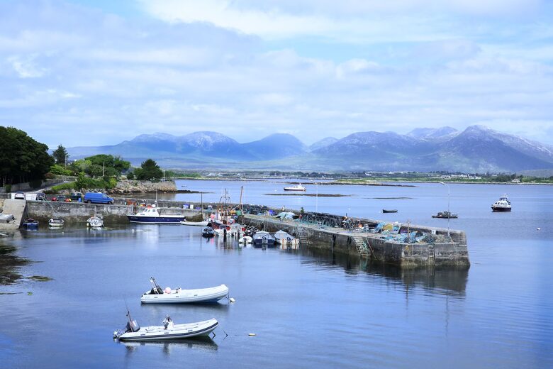 The Harbour House - Roundstone, Ireland