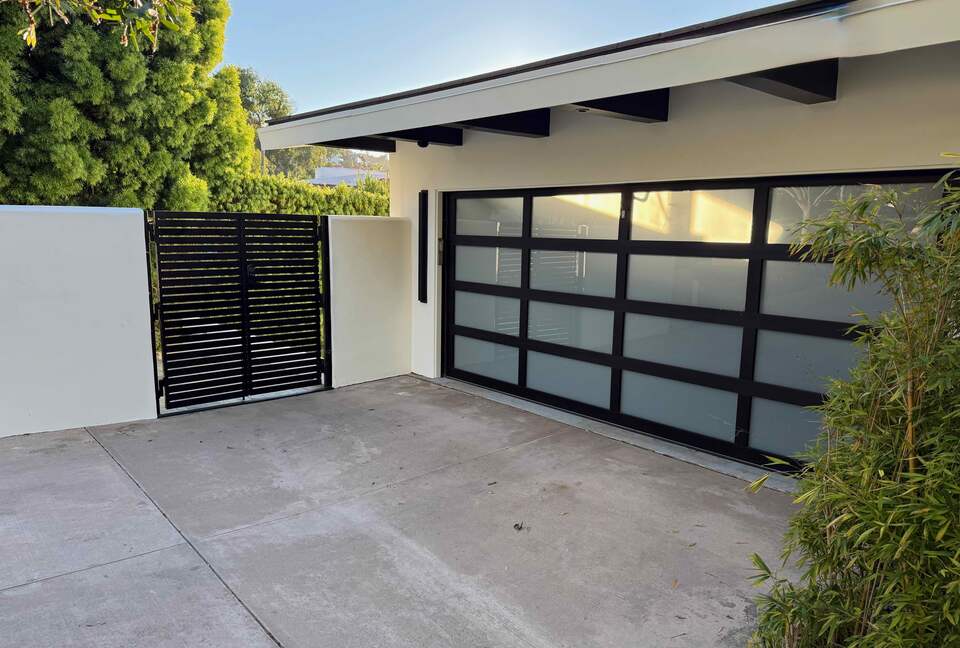 Palos Verdes Luxury Retreat with Sunset Terraces - Palos Verdes Estates, California