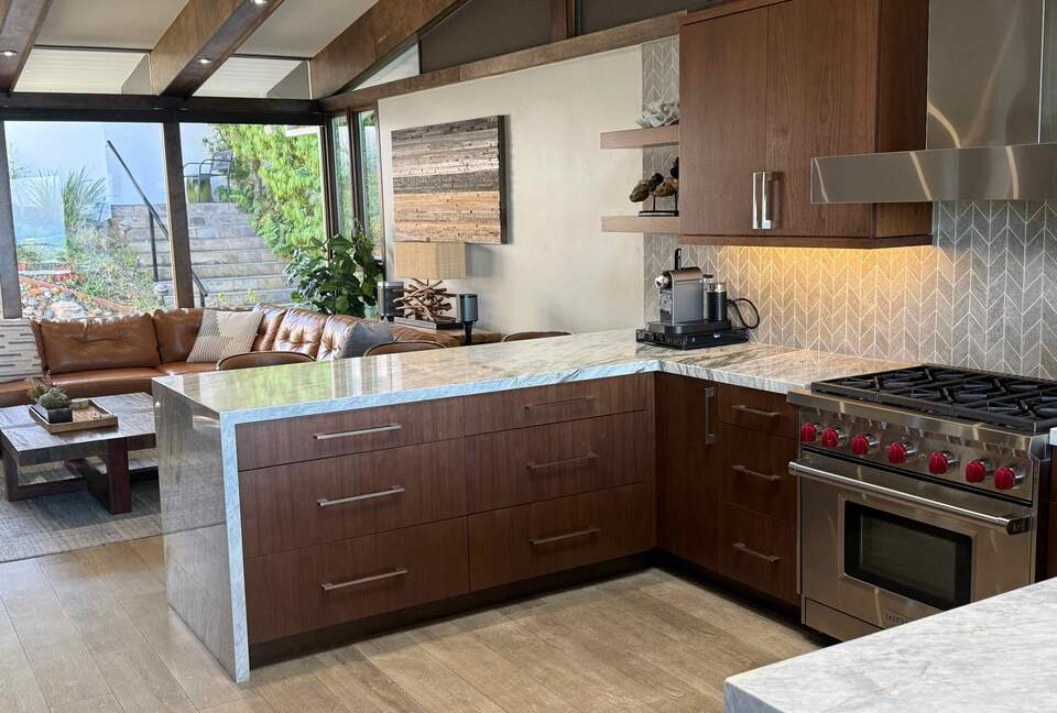 Palos Verdes Luxury Retreat with Sunset Terraces - Palos Verdes Estates, California