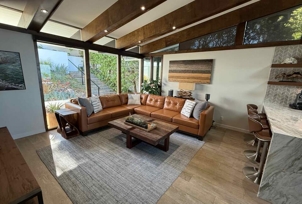 Palos Verdes Luxury Retreat with Sunset Terraces - Palos Verdes Estates, California