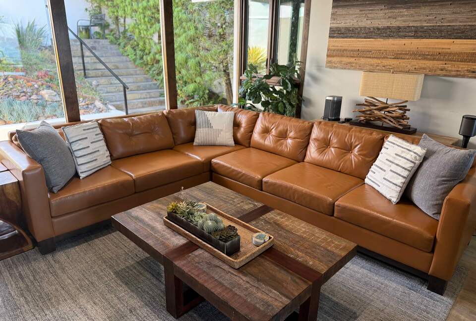 Palos Verdes Luxury Retreat with Sunset Terraces - Palos Verdes Estates, California