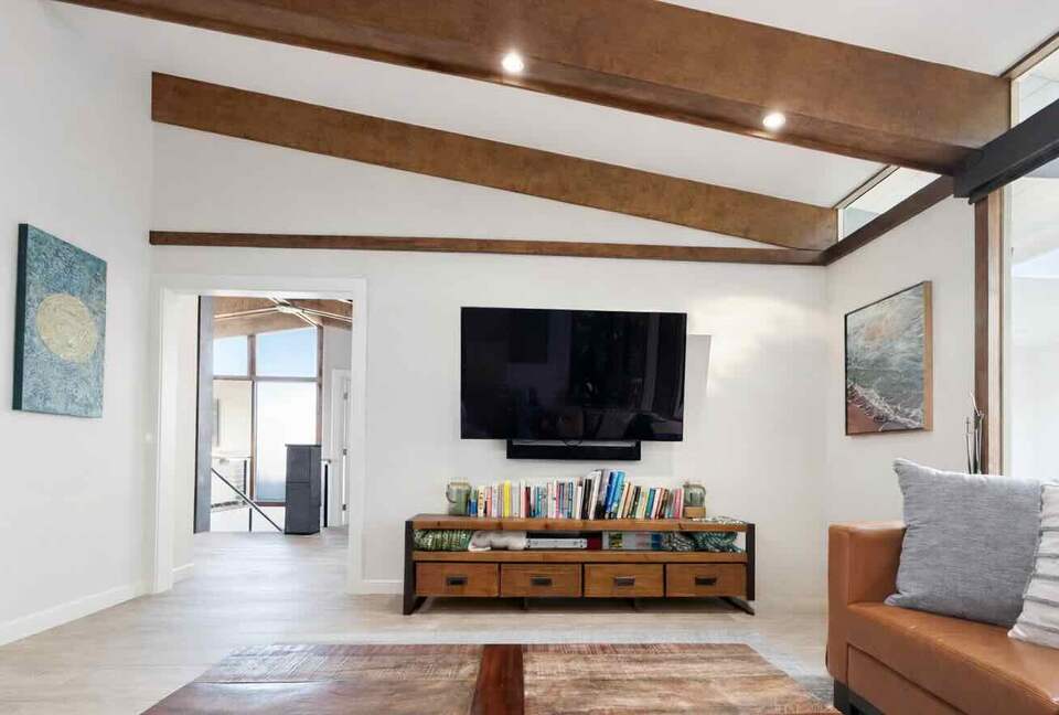 Palos Verdes Luxury Retreat with Sunset Terraces - Palos Verdes Estates, California