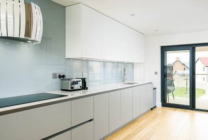 Elegant Retreat at Silverlake - Dorchester, United Kingdom