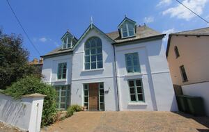 A Sophisticated Chapel in Padstow's Old Town - Padstow, United Kingdom