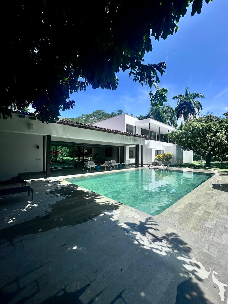 Luxury Villa Pool and garden - Bolombolo, Colombia