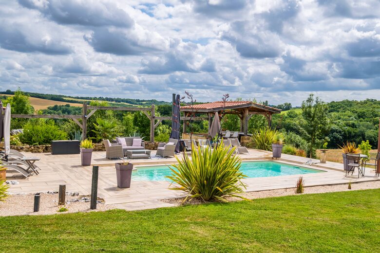 An Elegant 18th-Century Farmhouse in the Gers Countryside - Saint-Justin, France