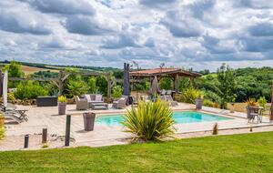 An Elegant 18th-Century Farmhouse in the Gers Countryside - Saint-Justin, France