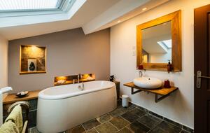 An Elegant 18th-Century Farmhouse in the Gers Countryside - Saint-Justin, France