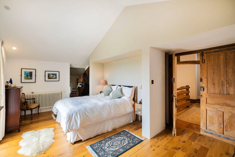 An Elegant 18th-Century Farmhouse in the Gers Countryside - Saint-Justin, France