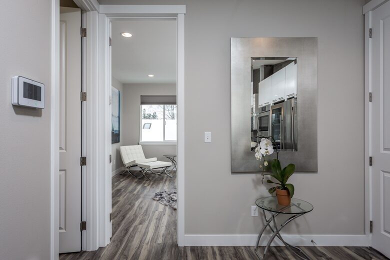 Luxe Rooftop Views Across Anchorage’s Park Strip - Anchorage, Alaska