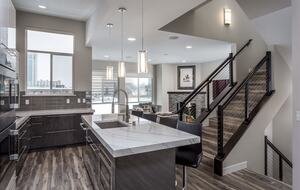 Luxe Rooftop Views Across Anchorage’s Park Strip - Anchorage, Alaska