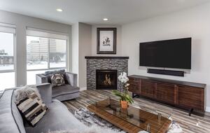 Luxe Rooftop Views Across Anchorage’s Park Strip - Anchorage, Alaska