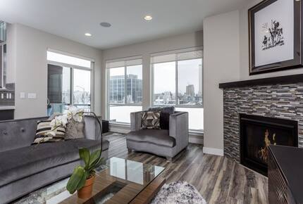 Luxe Rooftop Views Across Anchorage’s Park Strip - Anchorage, Alaska