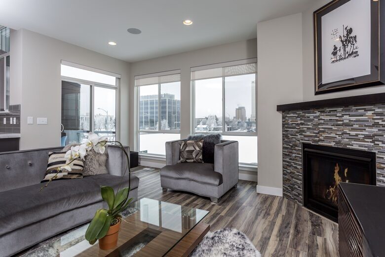 Luxe Rooftop Views Across Anchorage’s Park Strip - Anchorage, Alaska