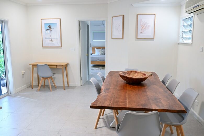 Tropical Garden Pool Retreat Near Trinity Beach - Trinity Beach, Australia