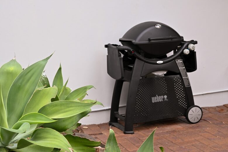 Tropical Garden Pool Retreat Near Trinity Beach - Trinity Beach, Australia