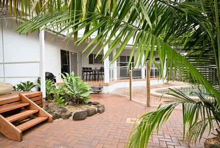 Tropical Garden Pool Retreat Near Trinity Beach - Trinity Beach, Australia