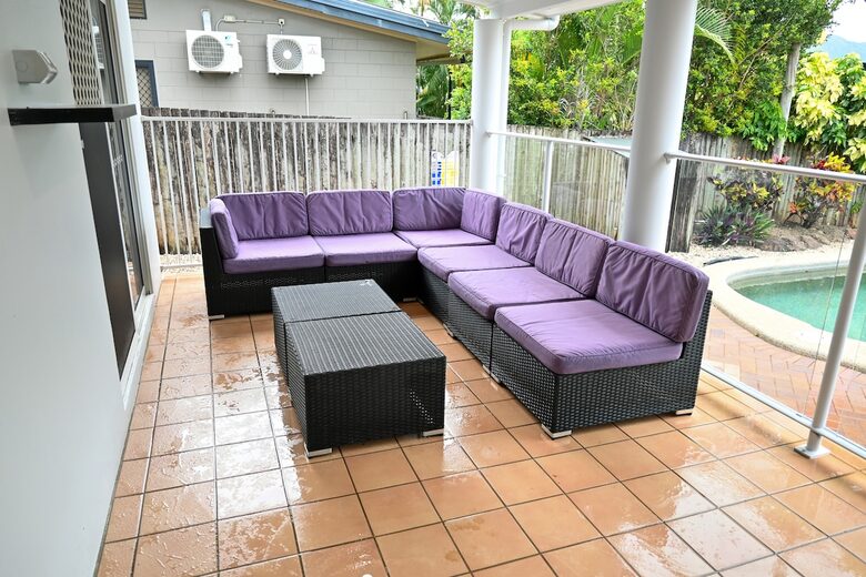 Tropical Garden Pool Retreat Near Trinity Beach - Trinity Beach, Australia