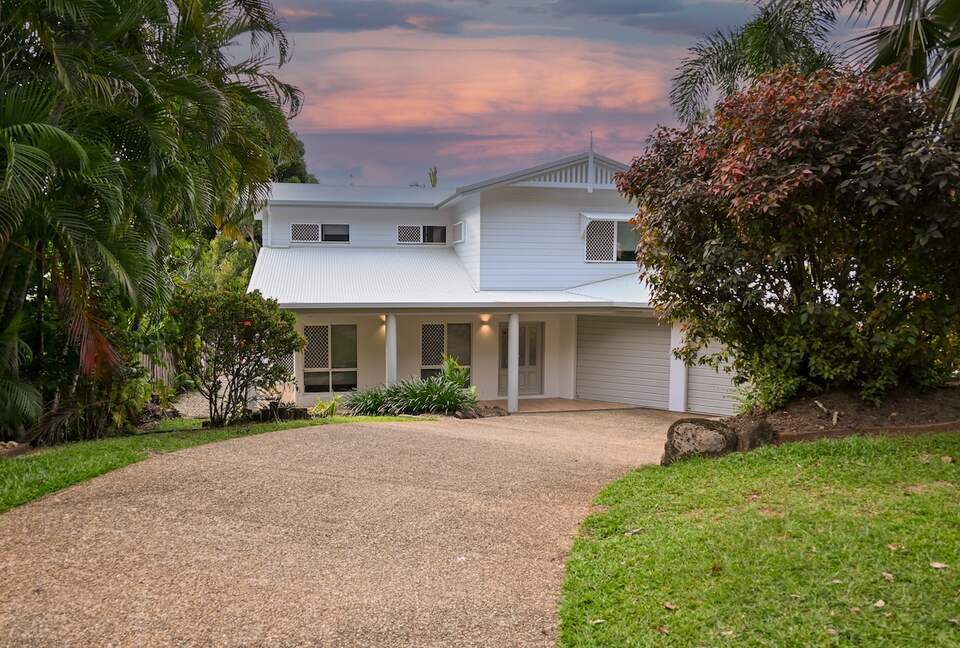 Tropical Garden Pool Retreat Near Trinity Beach - Trinity Beach, Australia