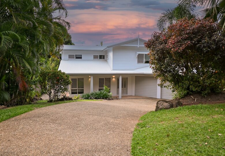 Tropical Garden Pool Retreat Near Trinity Beach - Trinity Beach, Australia
