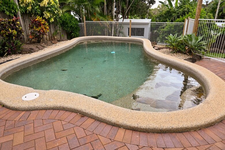 Tropical Garden Pool Retreat Near Trinity Beach - Trinity Beach, Australia